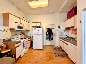 105 E Elm St