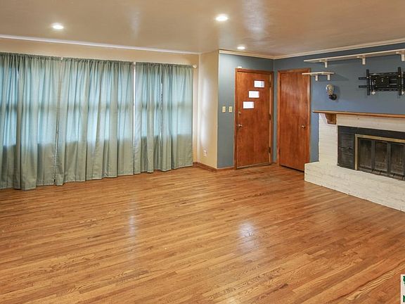 5th image of 3336 Court St