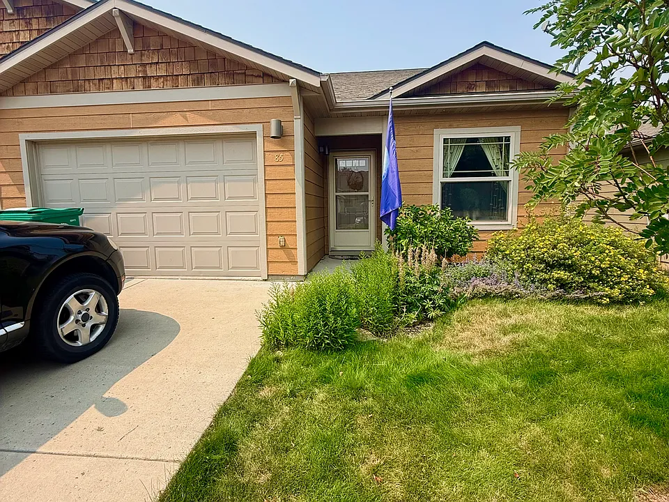 85 Droulliard Ave