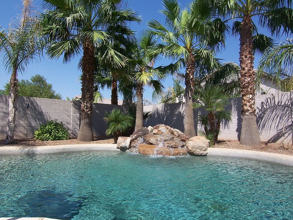Sparkling Pool 