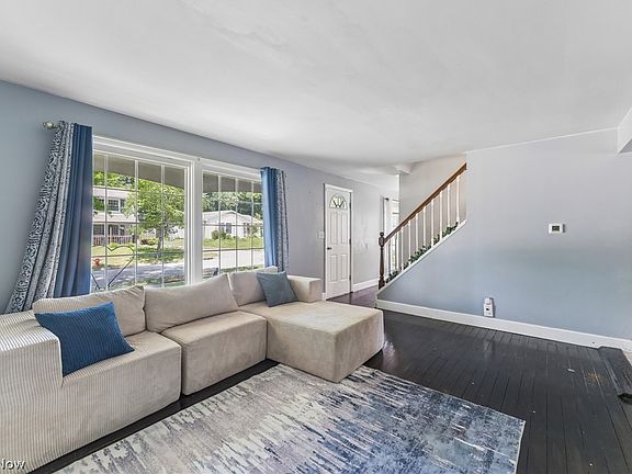 3rd image of 2369 Frederick Dr
