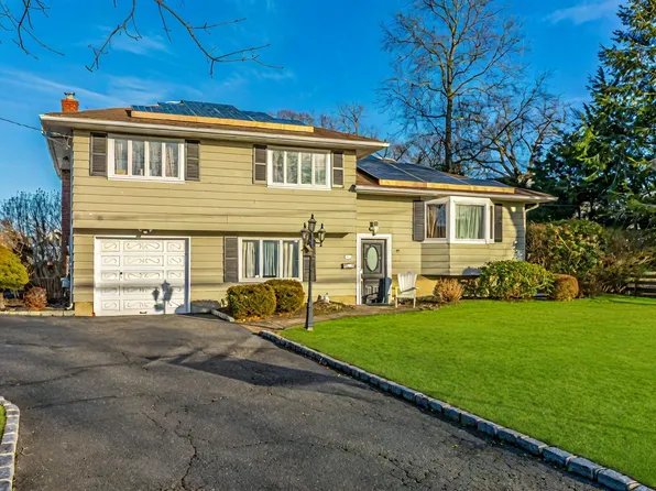 847 Aberdeen Road, Bay Shore, NY 11706