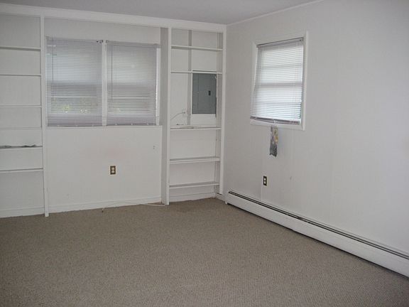 3rd image of 2 Rose Ct