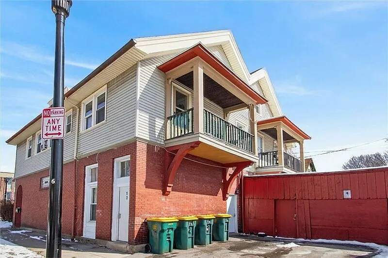2 bed, 1.0 bath, 900 sqft, $1,400 — Photo 2