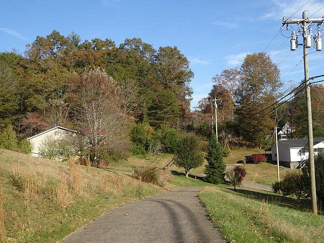 2nd image of 87 Crabtree Ln