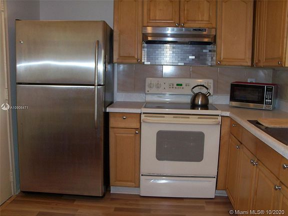 5th image of 1025 SE 2nd Ave APT 308