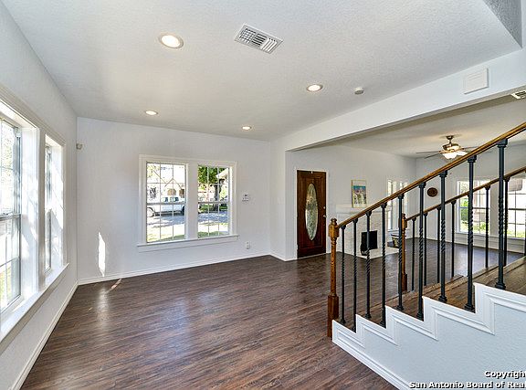 4th image of 1522 W Rosewood Ave