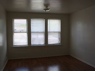 5th image of 301 155th St APT D