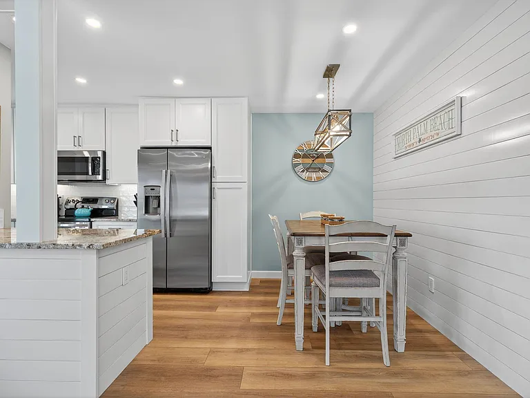 110 Shore Ct #301 — Photo 19