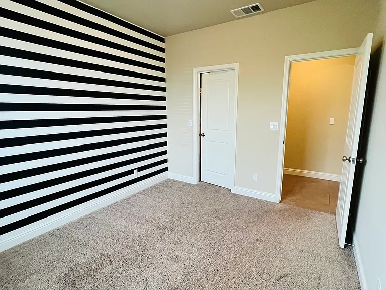 9223 Oak Garden Ln — Photo 17