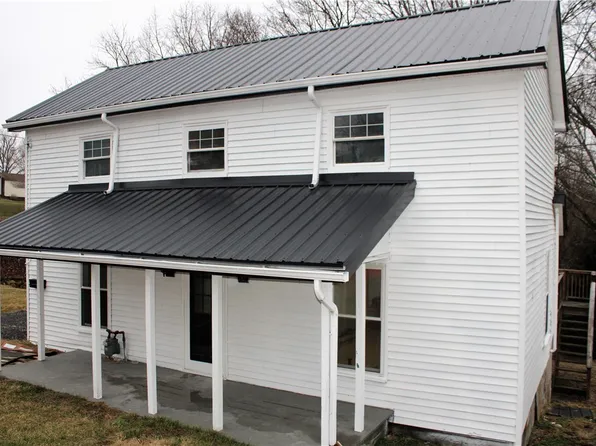 415 Woodward Ave, Apollo, PA 15613