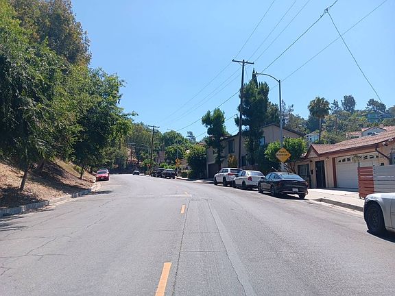 4th image of 610 Montecito Dr