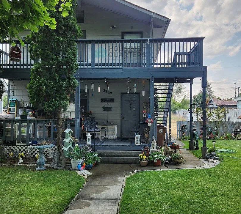 3217 N Lee St