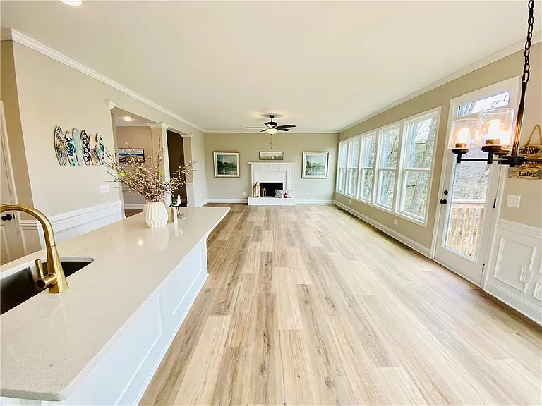 6960 Diana Cir — Photo 12