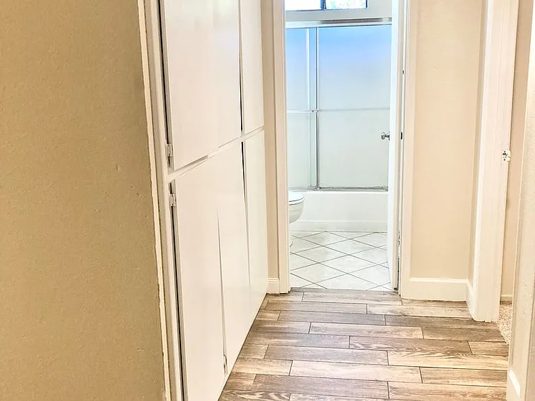 946 Cedar Street — Photo 11