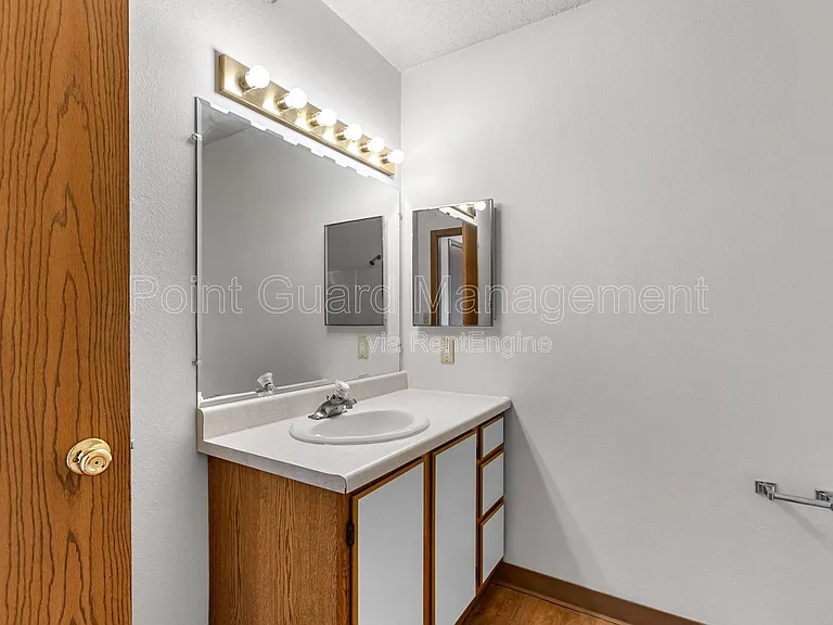 Maple Park Apartments — Photo 19