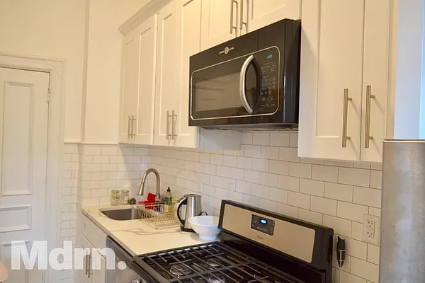 Rented by Mdrn Residential | media 11