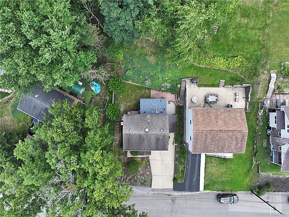 3rd image of 308 E Elmhurst Rd