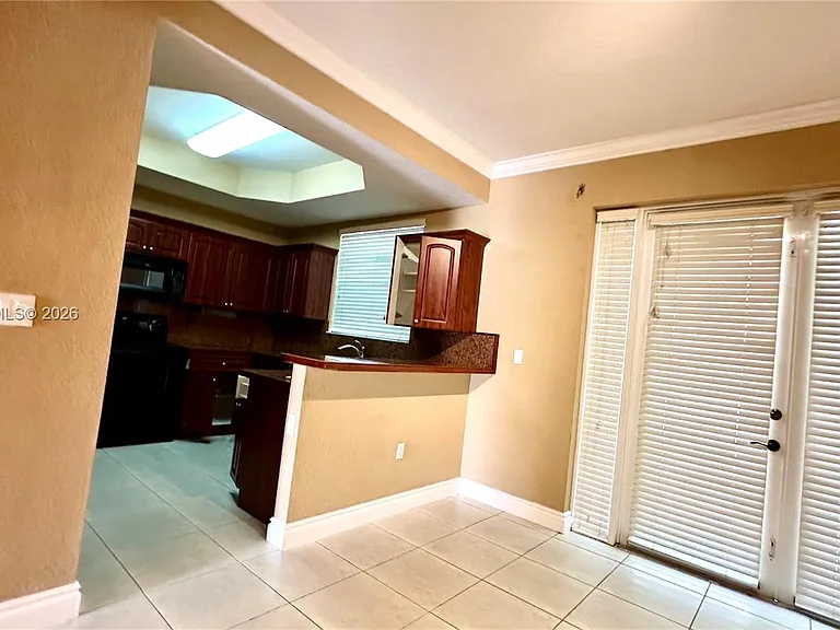 8102 SW 118th Pl #8102 — Photo 6
