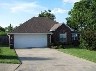 2380 Indian Oaks Trl, Springdale, AR 72762