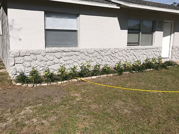 3rd image of 2905 NE 43rd Pl