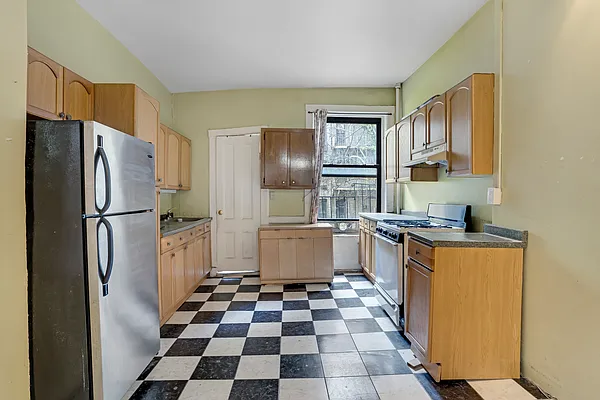 Sold by Compass | media 4