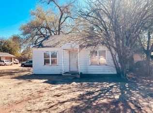 702 Sisson Ave, Sayre, OK 73662