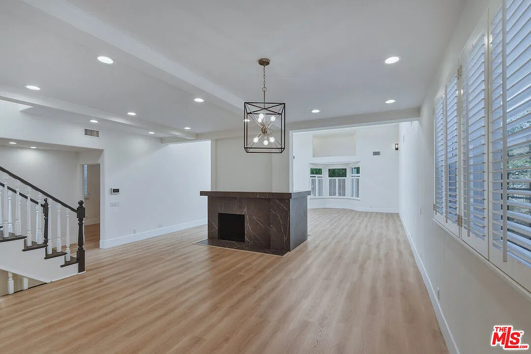 4 bed, 3.0 bath, 5000 sqft, $10,500 — Photo 4