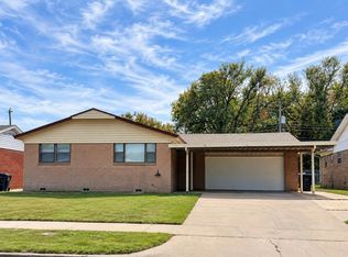 106 W 8th St, Owasso, OK 74055