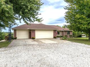 304 E 1400th Rd, Baldwin City, KS 66006