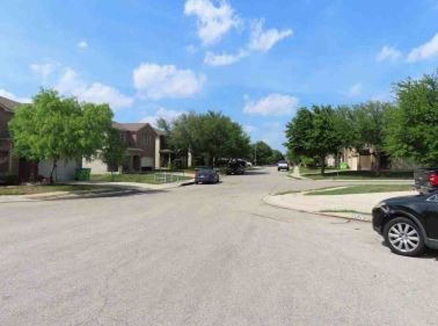 Exterior Neighborhood (street photo)