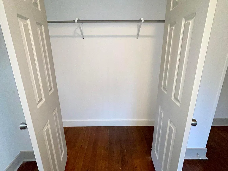 309 S West St — Photo 17