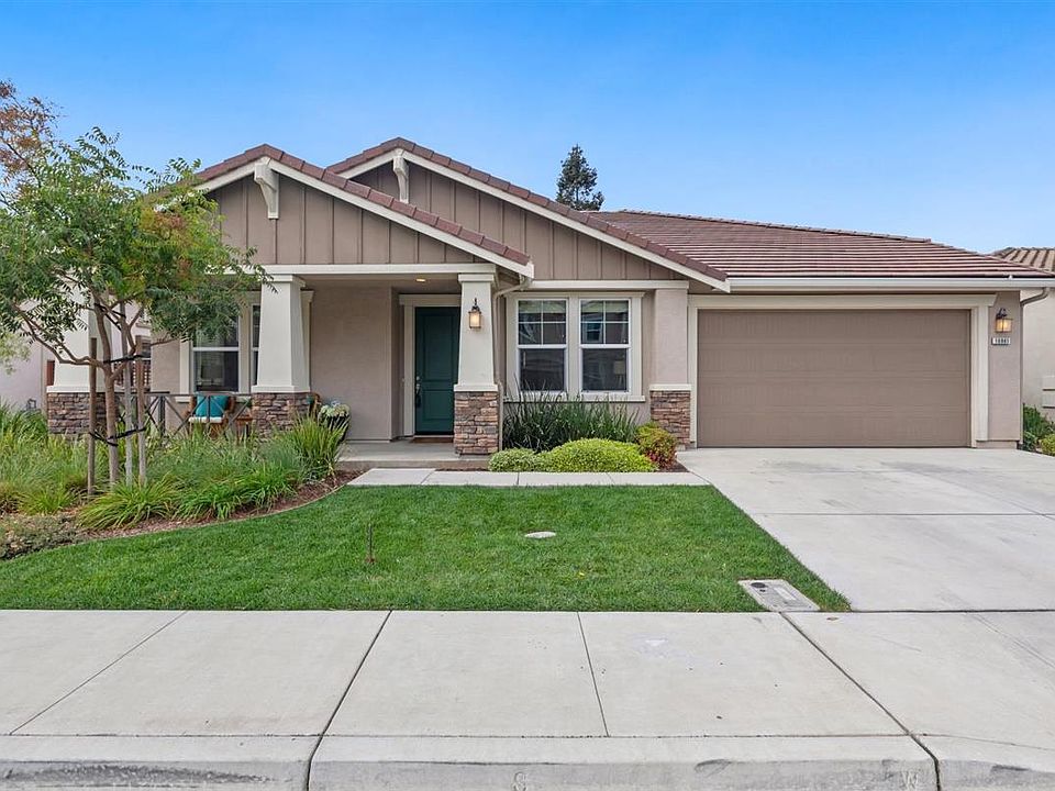 1st image of 16961 Grapevine Ct