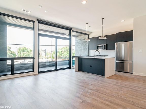 2nd image of 1775 N Clybourn Ave #302