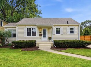 245 Derbyshire Rd, Waterloo, IA 50701