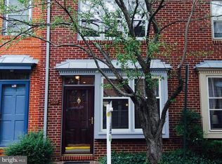 507 Colecroft Ct, Alexandria, VA 22314