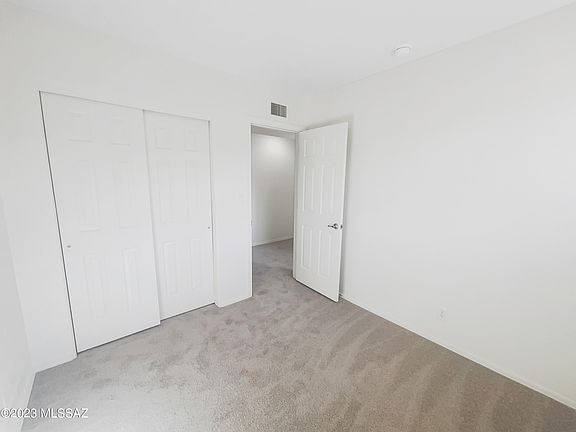 5th image of 934 N Desert Ave APT B