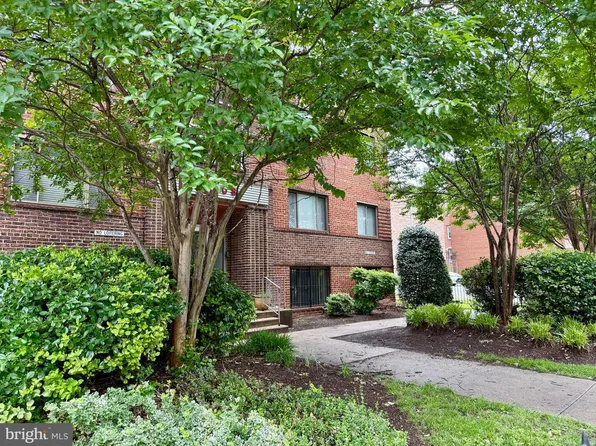 4212 Benning Rd NE APT 6, Washington, DC 20019