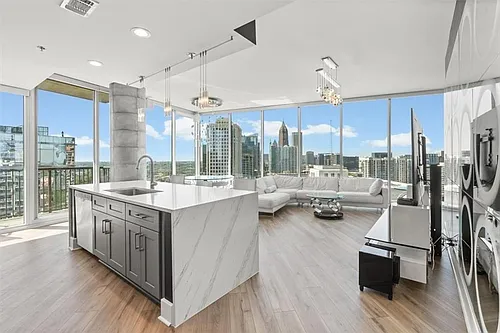 1080 Peachtree St NE #2110 Photo 1