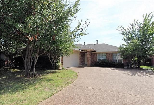 1st image of 1932 Helen Ln