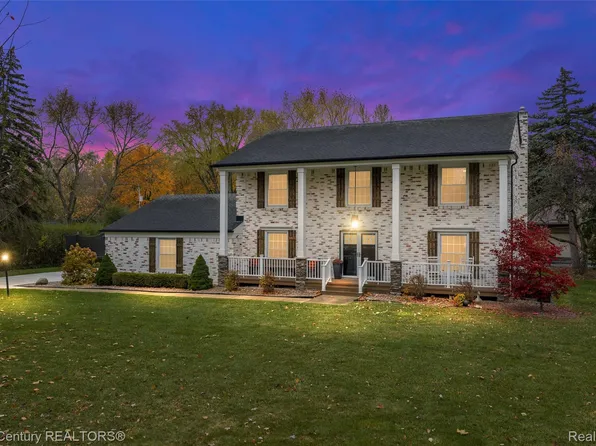 2611 Tarragona Way, Troy, MI 48098