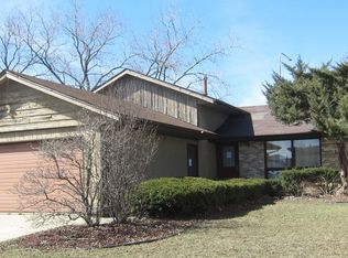 4140 Indian Hill Dr, Country Club Hills, IL 60478