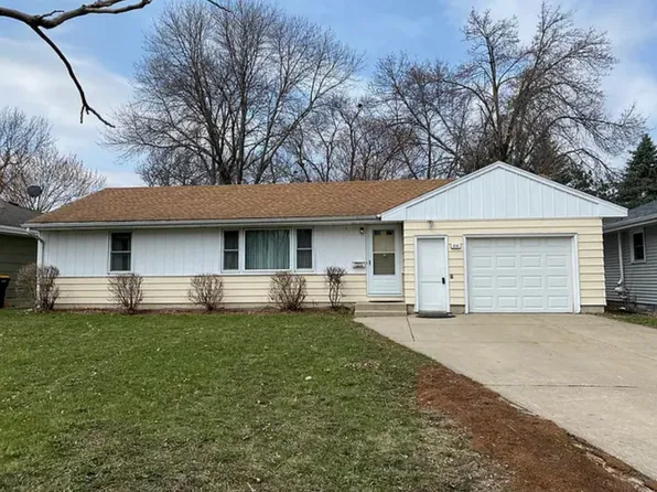 914 Sommerville St S, Shakopee, MN 55379
