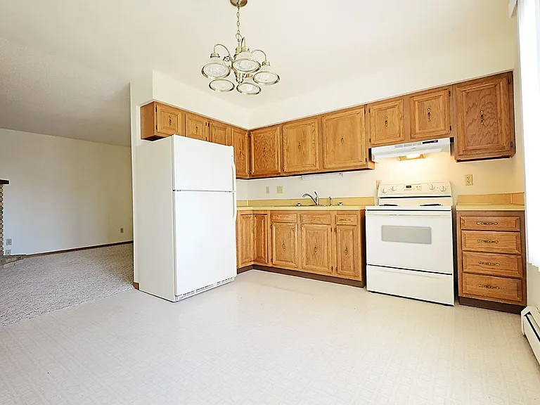 Condo Style 2 bedroom Apartment in SE Minot — Photo 12