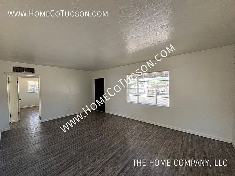 833 W Jacinto St — Photo 13