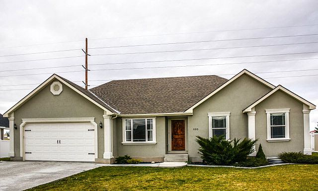 1st image of 405 Ivans Ln