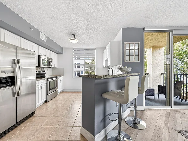 520 SE 5th Ave #2404 — Photo 7