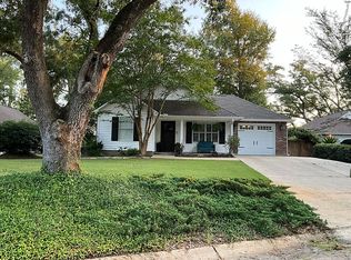 13500 Saint Martin Dr, Ocean Springs, MS 39564