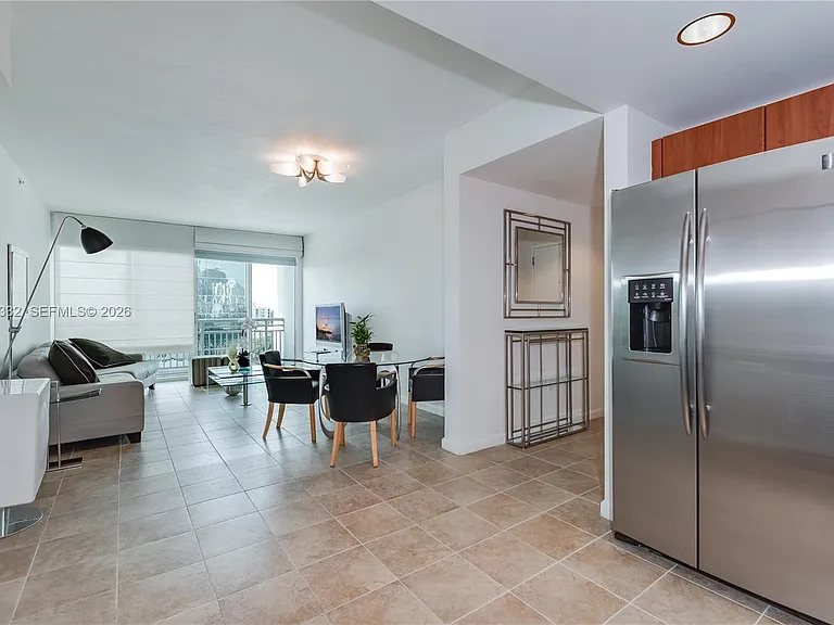 2021 SW 3rd Ave #707 — Photo 9