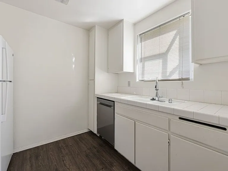 2403 Meade Ave — Photo 19